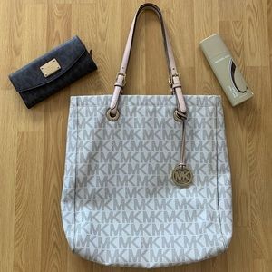 BUNDLE Michael Kors, Wallet, Tote Bag, Repellent
